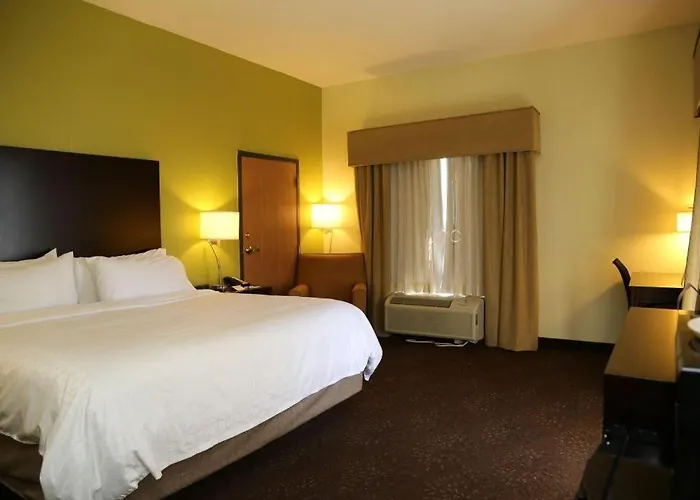Holiday Inn Express Hotel & Suites Cleveland - Ms By Ihg