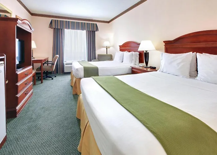 Holiday Inn Express Hotel & Suites Cleveland - Ms By Ihg